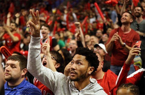 爱游戏入口-包含芝加哥公牛训练开放日，今夜止住颓势引欢呼，NBA季后赛在即，赛程密集仍需轮换的词条